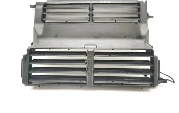 Ford Focus Intercooler air guide/duct channel BM518475BK