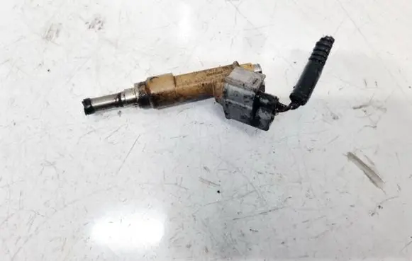 Toyota Auris 150 Fuel injector 2325037010