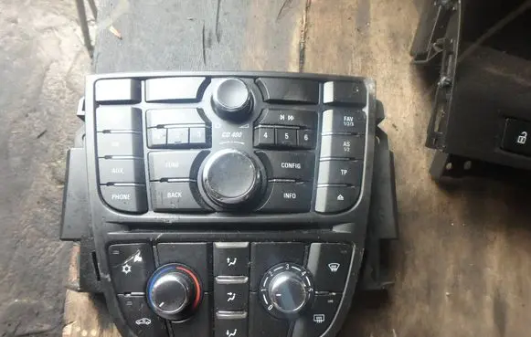 Opel Astra J Head unit multimedia control 13360091