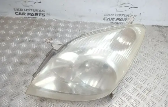 Toyota Corolla Verso E121 Headlight/headlamp