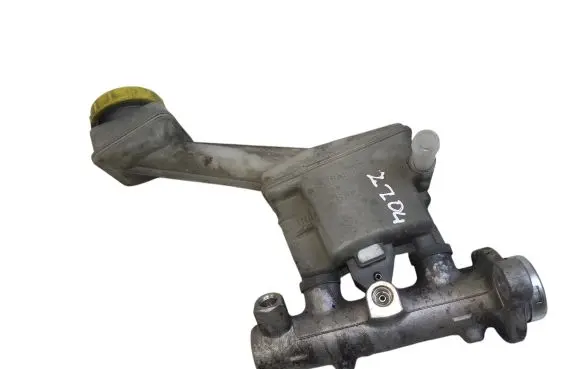 Nissan X-Trail T30 Master brake cylinder
