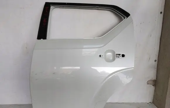 Suzuki Ignis Rear door