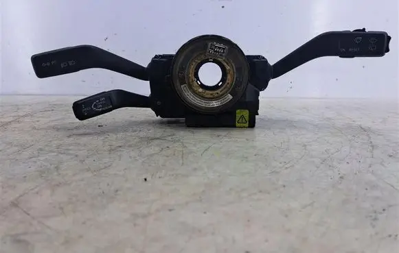 Volkswagen PASSAT B6 Indicator stalk 3C9953513C