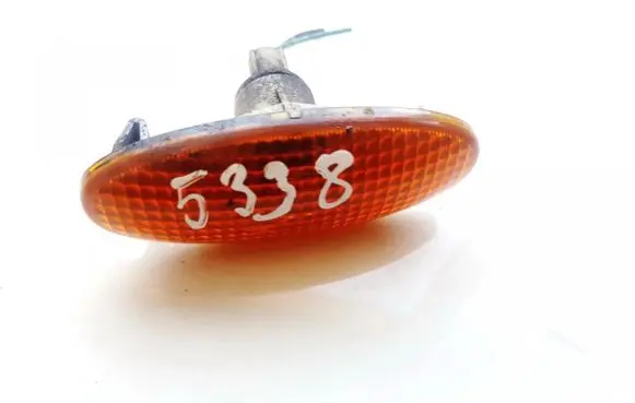 Nissan Almera Tino Front fender indicator light 23676210 236762-10