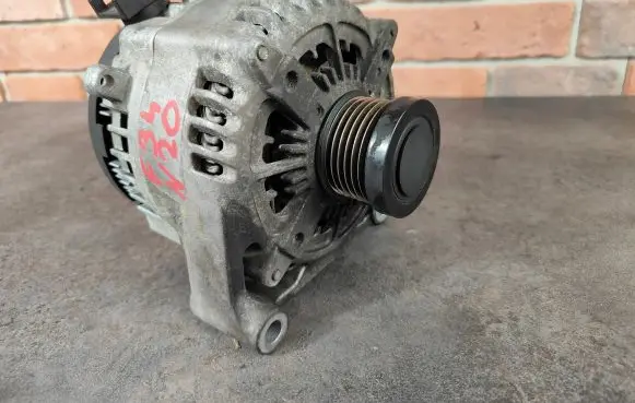 BMW 4 F32 F33 Generator/alternator 7605478