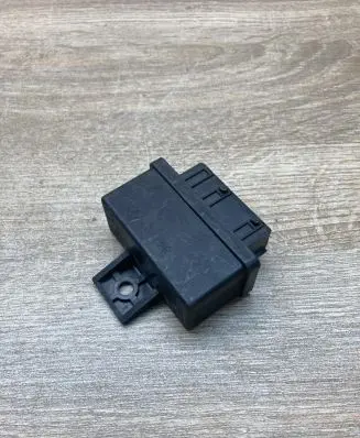 Peugeot 308 Fuel pump relay 240107