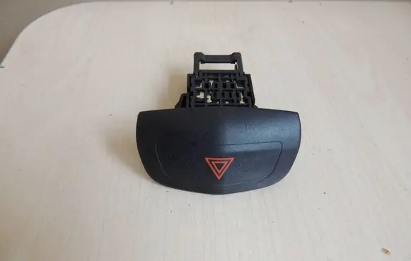 Nissan Primera Hazard light switch 06016