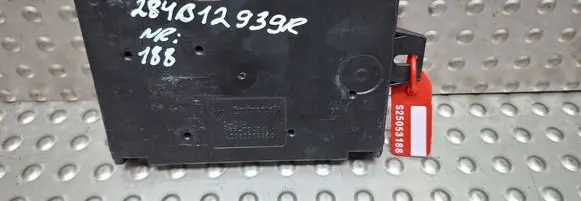 Renault Express Central body control module S25053188 A3C06268400 284B12939R