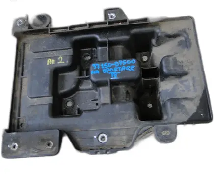 KIA Sportage Battery box tray 37150-D7500