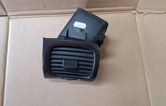 Peugeot 607 Dashboard side air vent grill/cover trim