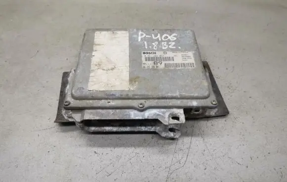 Peugeot 406 Engine control unit/module 0261204063 9624518380