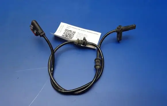 Mercedes-Benz E W212 ABS rear brake sensor A2125402117