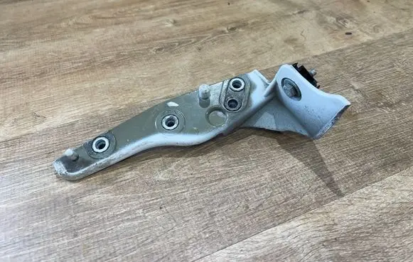 Jaguar F-Pace Fender mounting bracket HK8316290BB A1G190U3