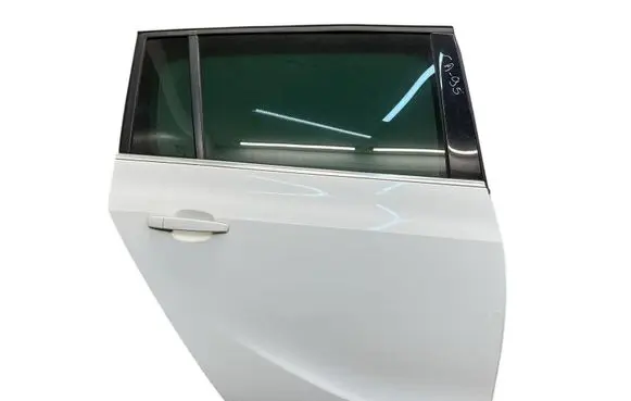Opel Zafira C Rear door 