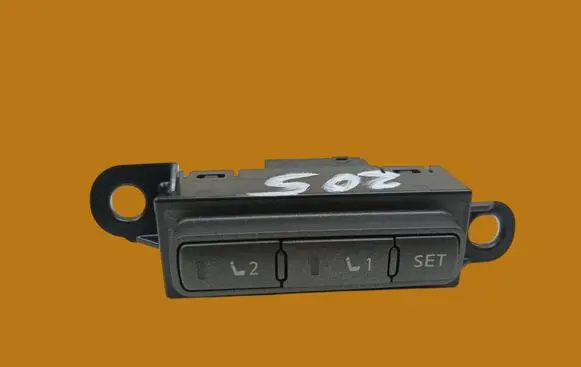 Infiniti Q50 Seat control switch LHD