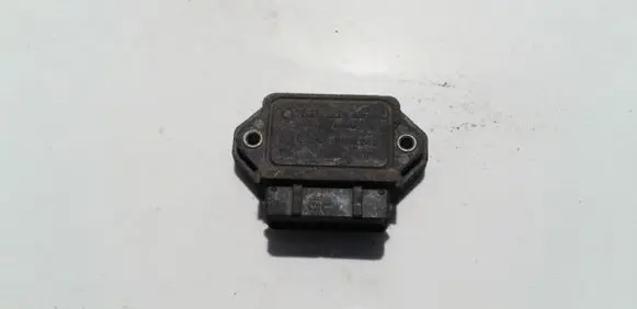 Audi 80 90 B2 Ignition amplifier control unit 211905351D