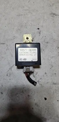 KIA Sorento Wing mirror control module 935713E000