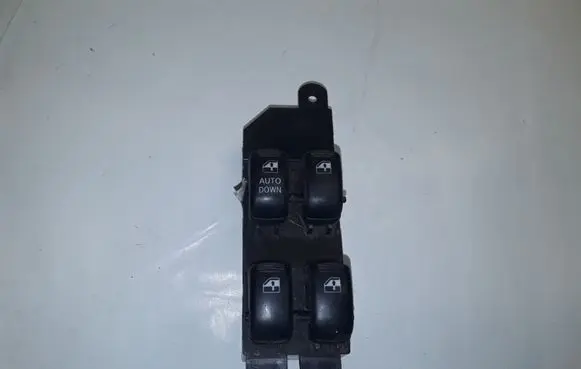 Hyundai Santa Fe Electric window control switch 9357026000 S4LH215S1D
