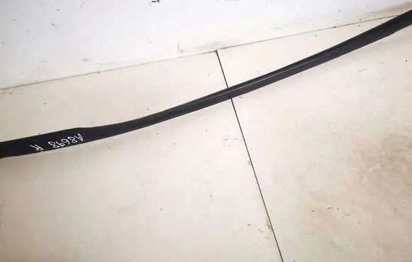 Opel Zafira A Windshield trim 76556MA