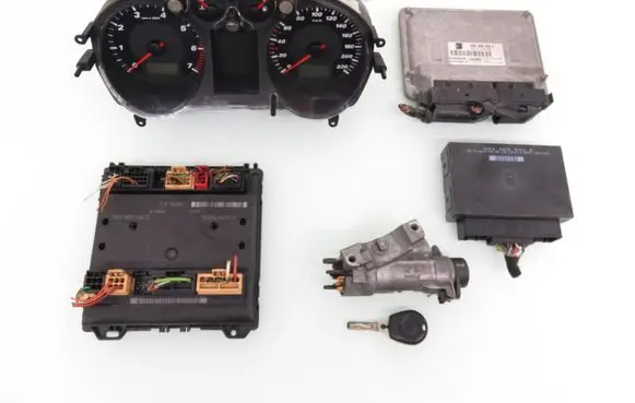 Seat Ibiza III (6L) Engine control unit/module ECU 5WP4430407 03E906033P 4B0905851C