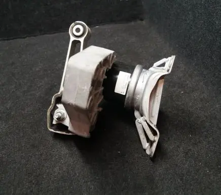 Land Rover Range Rover Evoque L538 Engine mounting bracket BJ326F012AB