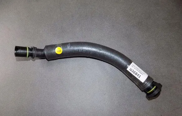 Skoda Karoq Engine coolant pipe/hose