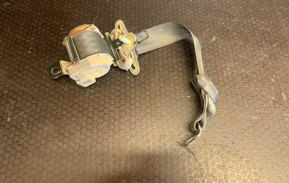 KIA Sorento Rear seatbelt 0432021 550576