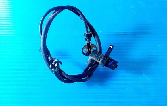Toyota Yaris Verso ABS brake wheel speed sensor 