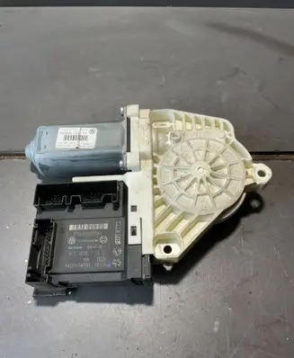 Volkswagen PASSAT B6 Front door window regulator motor F005S00294 1K0959793L