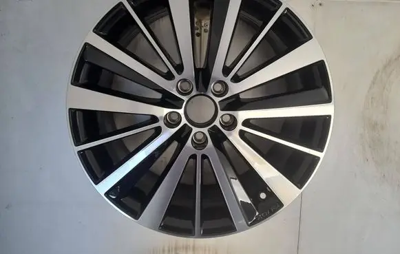 Volkswagen Beetle A5 R18 alloy rim 5C5071498