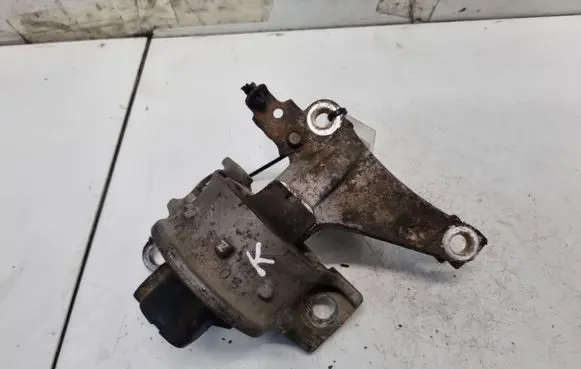 Honda Civic Engine mount bracket 
