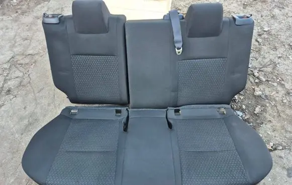 Suzuki Swift III Second row seats 