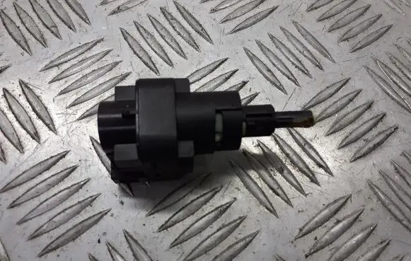Volkswagen Polo IV 9N3 Brake pedal sensor switch