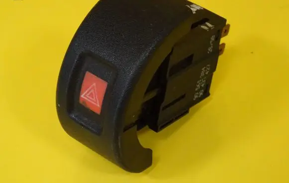 Opel Astra G Hazard light switch 90561384 90494406