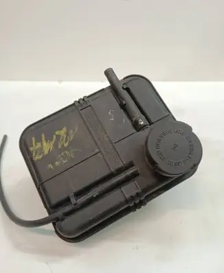 BMW 5 E39 Coolant expansion tank/reservoir 2248050