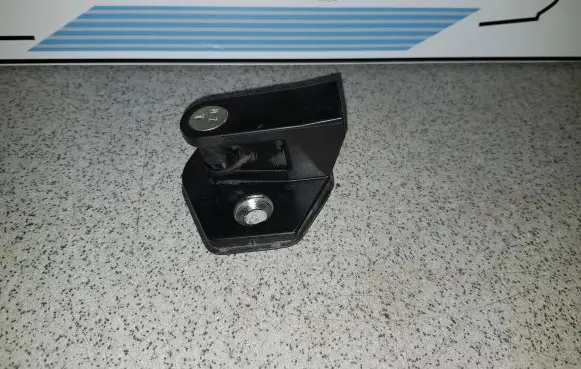 BMW 5 E39 Front door lock loop/hook striker 8176350