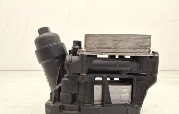 BMW 3 F30 F35 F31 Oil filter mounting bracket 70379327