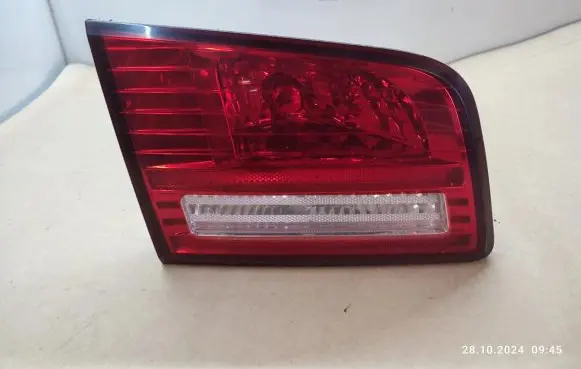 KIA Magentis Tailgate rear/tail lights