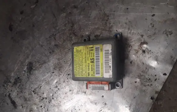 Mitsubishi Carisma Airbag control unit/module MR158433