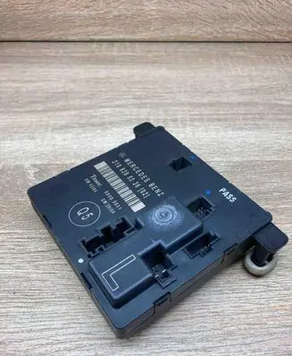 Mercedes-Benz CLS C219 Door control unit/module 2198200226