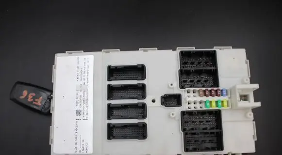 BMW 3 F30 F35 F31 Central body control module 9383182 61359383 10681810