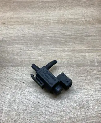 BMW 3 E90 E91 Vacuum valve 7810831