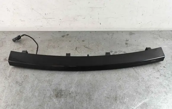 Jaguar F-Pace Third/center stoplight T4A48090