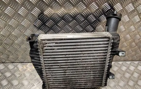 Volkswagen Touareg II Intercooler radiator 7L6145803