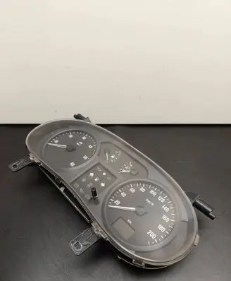 Opel Vivaro Speedometer (instrument cluster) P8200279068 216754437 NS7111334Q