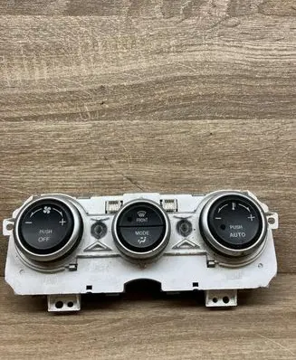 Mazda 6 Climate control unit SF01E6A