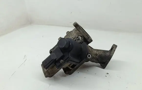Volkswagen Touran I Throttle valve 03G129637A