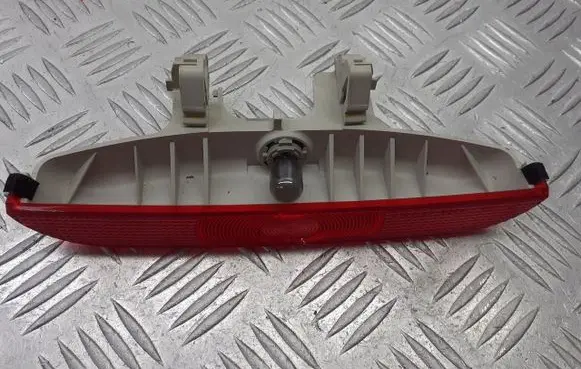 Mazda 3 I Third/center stoplight P3591