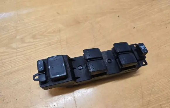 Mazda CX-7 Electric window control switch EH6766350 9362T3