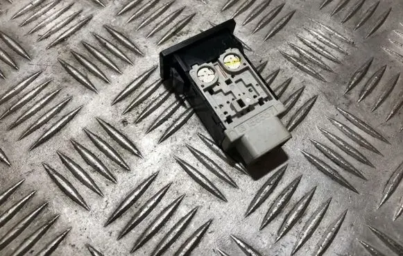 Windscreen/window heater switch